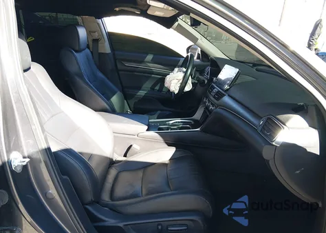 2022 Honda Accord Touring z USA, uszkodzony, nr VIN 1HGCV2F93NA006362